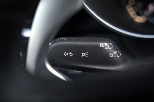 Alfa Romeo Giulia 2.0 T AWD Veloce Q4 | Harman Kardon | Stuurverwarming | Stoelverwarming | Memory Seat | Keyless | Adaptive Cruise Control | Camera | Navigatie | DNA | Leer | QV Velgen | Elektrische Stoelen | Dodehoek Detectie |