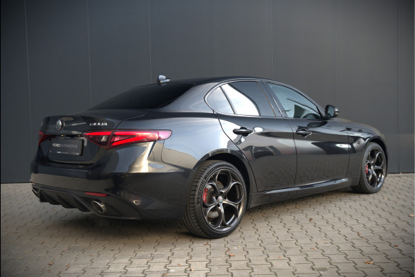 Alfa Romeo Giulia 2.0 T AWD Veloce Q4 | Harman Kardon | Stuurverwarming | Stoelverwarming | Memory Seat | Keyless | Adaptive Cruise Control | Camera | Navigatie | DNA | Leer | QV Velgen | Elektrische Stoelen | Dodehoek Detectie |