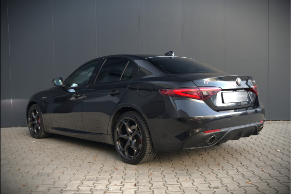 Alfa Romeo Giulia 2.0 T AWD Veloce Q4 | Harman Kardon | Stuurverwarming | Stoelverwarming | Memory Seat | Keyless | Adaptive Cruise Control | Camera | Navigatie | DNA | Leer | QV Velgen | Elektrische Stoelen | Dodehoek Detectie |