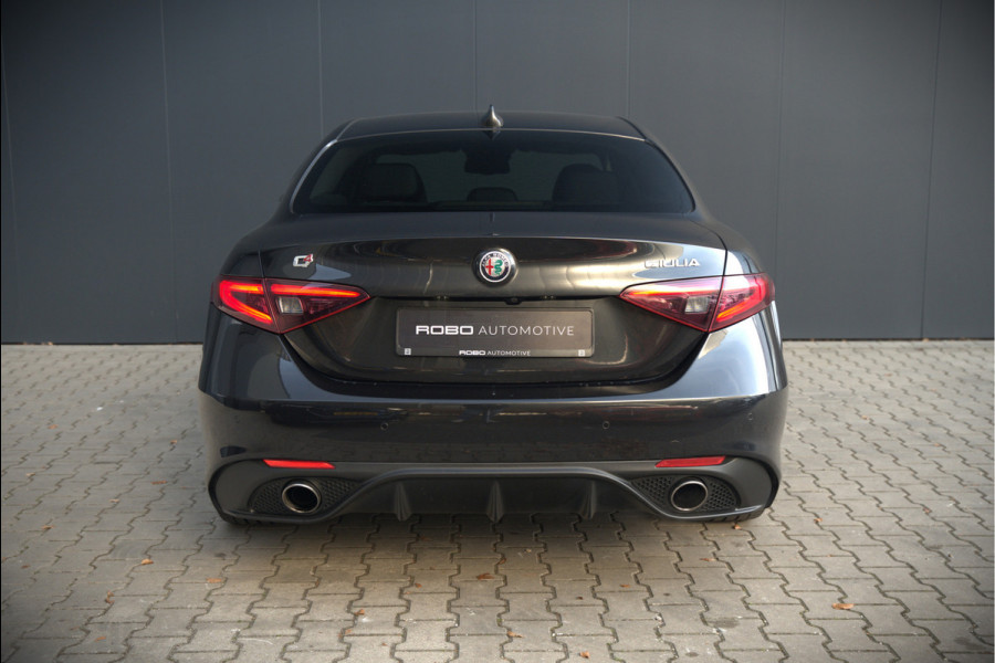 Alfa Romeo Giulia 2.0 T AWD Veloce Q4 | Harman Kardon | Stuurverwarming | Stoelverwarming | Memory Seat | Keyless | Adaptive Cruise Control | Camera | Navigatie | DNA | Leer | QV Velgen | Elektrische Stoelen | Dodehoek Detectie |