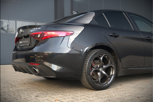 Alfa Romeo Giulia 2.0 T AWD Veloce Q4 | Harman Kardon | Stuurverwarming | Stoelverwarming | Memory Seat | Keyless | Adaptive Cruise Control | Camera | Navigatie | DNA | Leer | QV Velgen | Elektrische Stoelen | Dodehoek Detectie |