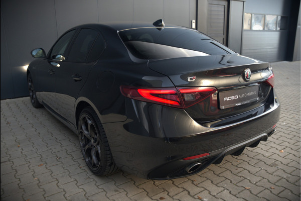 Alfa Romeo Giulia 2.0 T AWD Veloce Q4 | Harman Kardon | Stuurverwarming | Stoelverwarming | Memory Seat | Keyless | Adaptive Cruise Control | Camera | Navigatie | DNA | Leer | QV Velgen | Elektrische Stoelen | Dodehoek Detectie |