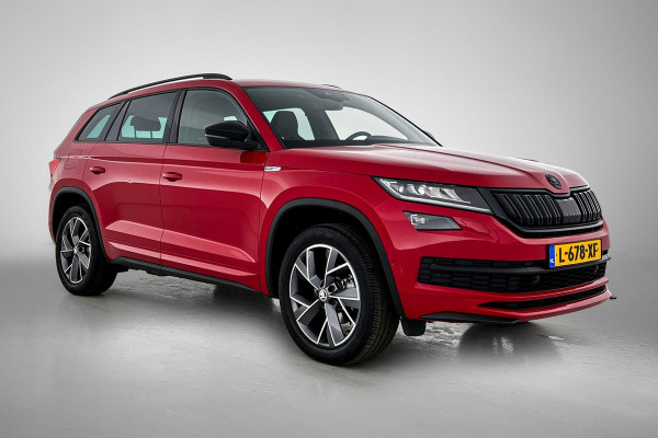 Škoda Kodiaq 1.5 TSI Sportline Business(Goed OnderH, Carplay/ Android, StoelV V+A, Camera, Navi, Addapt Cruise, Parkeersen, Etc)
