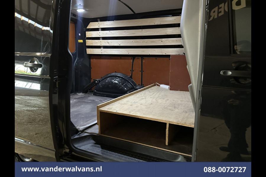 Volkswagen Transporter 2.0 TDI L1H1 Euro6 Airco | Cruisecontrol | Trekhaak Bijrijdersbank, Achterklep