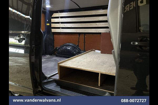 Volkswagen Transporter 2.0 TDI L1H1 Euro6 Airco | Cruisecontrol | Trekhaak Bijrijdersbank, Achterklep