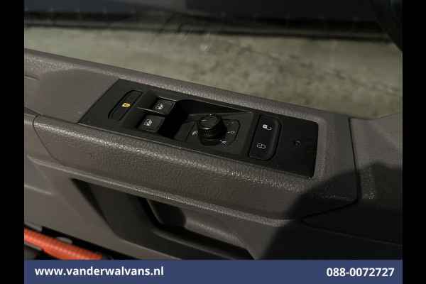 Volkswagen Transporter 2.0 TDI L1H1 Euro6 Airco | Cruisecontrol | Trekhaak Bijrijdersbank, Achterklep