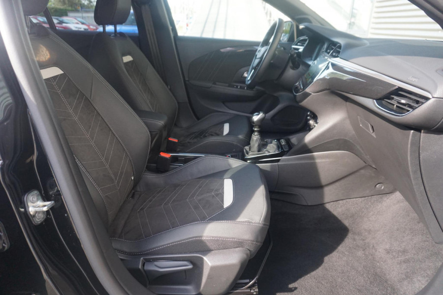 Opel Corsa 1.2 Turbo 100 Pk Ultimate Opel Corsa 1.2 Turbo 100 Pk  Ultimate | Navigatie Pro | Climate Control | Winter pack | Parkpilots/Camera 180° | Alcantara | All Weather banden | Keyless |
