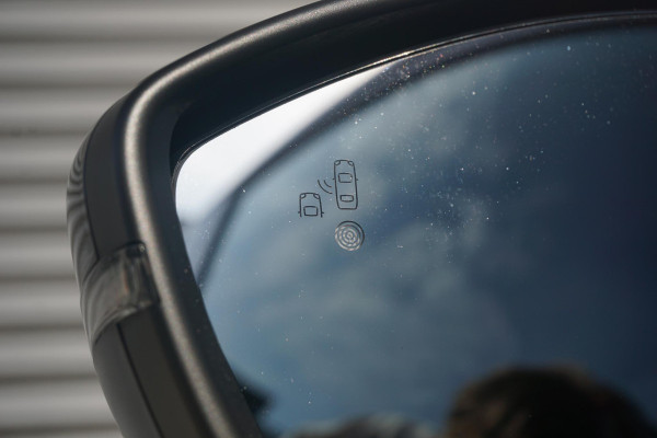 Opel Corsa 1.2 Turbo 100 Pk Ultimate Opel Corsa 1.2 Turbo 100 Pk  Ultimate | Navigatie Pro | Climate Control | Winter pack | Parkpilots/Camera 180° | Alcantara | All Weather banden | Keyless |