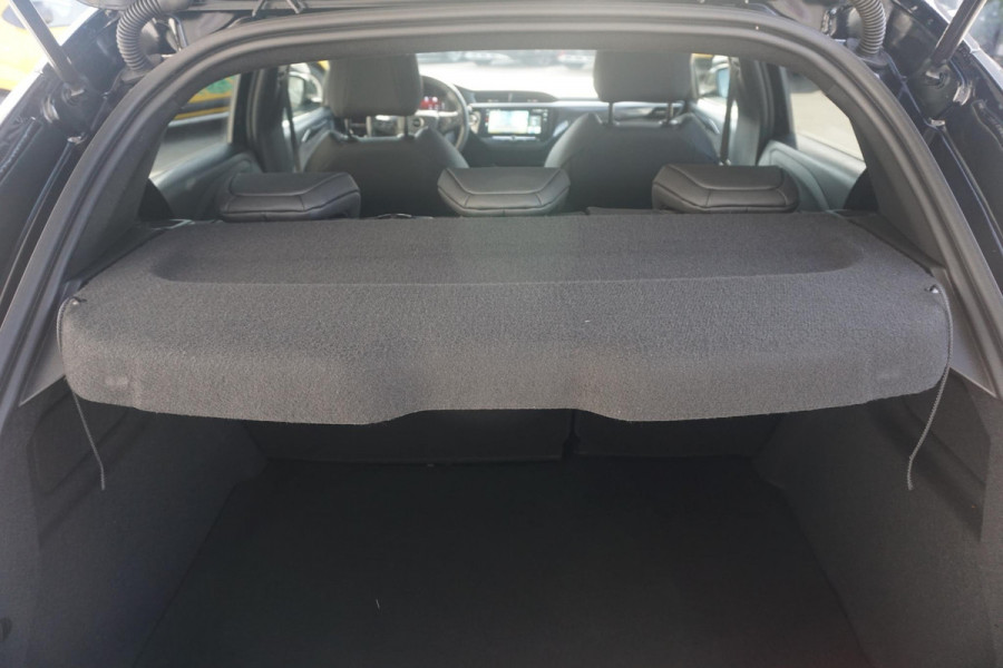 Opel Corsa 1.2 Turbo 100 Pk Ultimate Opel Corsa 1.2 Turbo 100 Pk  Ultimate | Navigatie Pro | Climate Control | Winter pack | Parkpilots/Camera 180° | Alcantara | All Weather banden | Keyless |