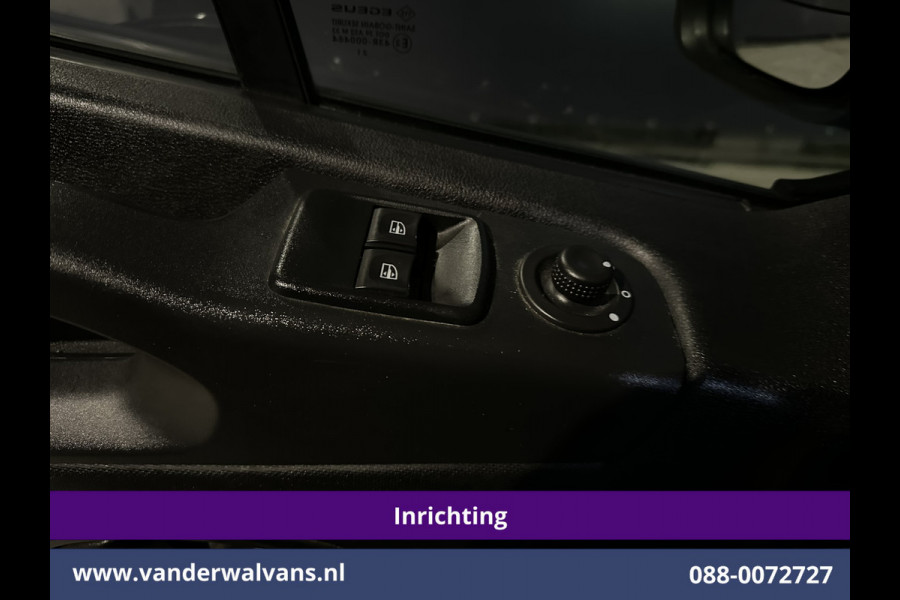 Renault Trafic 2.0 dCi 120pk L2H1 Inrichting Euro6 Airco | LM velgen | Trekhaak | Cruisecontrol | LED Parkeersensoren, Sidebars, Bijrijdersbank