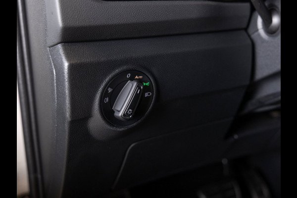 Volkswagen T-Roc 1.5 TSI R-Line Blackstyle / 150pk / Stoel en stuur verwarming / Achteruitrij camera / Keyless /