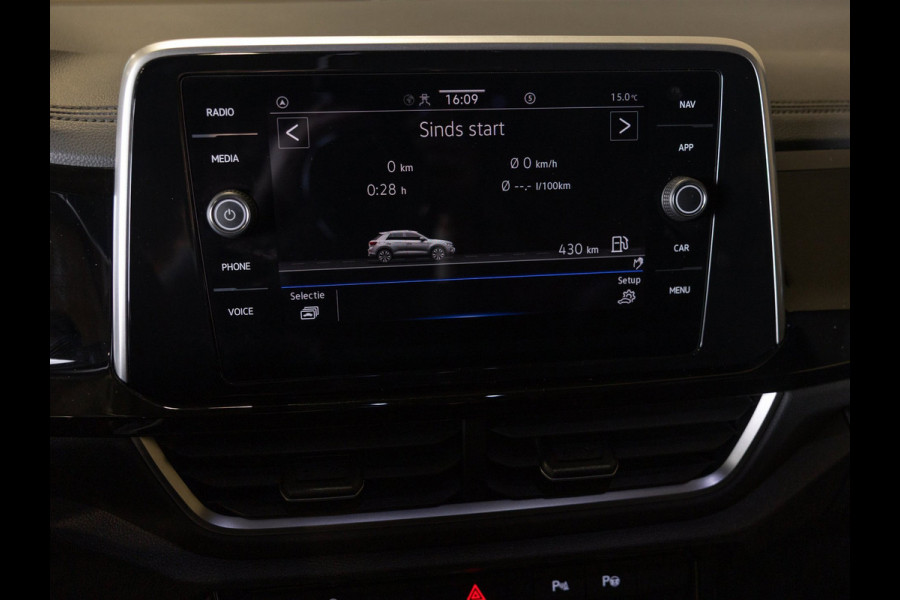 Volkswagen T-Roc 1.5 TSI R-Line Blackstyle / 150pk / Stoel en stuur verwarming / Achteruitrij camera / Keyless /
