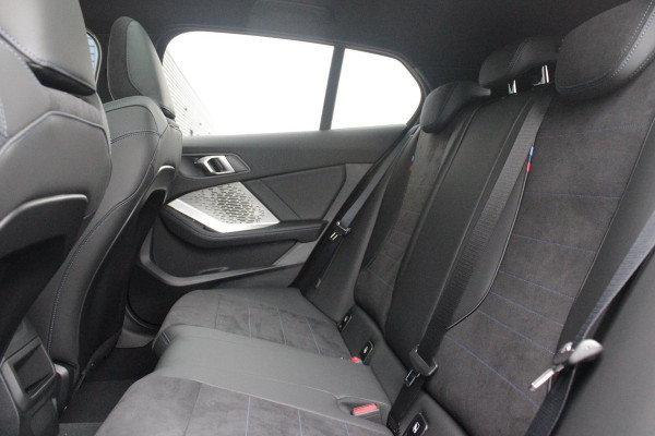 BMW 1-serie 120 170PK M SPORT DESIGN EDITION | PANORAMA SCHUIF/KANTEL DAK | 18" LICHTMETALEN VELGEN | DODEHOEK DETECTIE | DRAADLOZE APPLE CARPLAY/ANDROID AUTO | NAVIGATIE | ACHTERUITRIJ CAMERA | ADAPTIEF M ONDERSTEL | SFEER VERLICHTING | STOEL VERWARMING | DAB+ RADIO | ALCANTARA BEKLEDING | PARKEERSENSOREN VOOR + ACHTER | CRUISE CONTROL | SHADOW LINE |