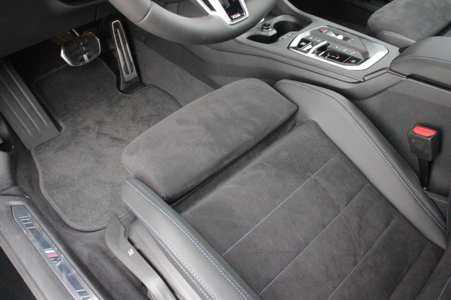 BMW 1-serie 120 170PK M SPORT DESIGN EDITION | PANORAMA SCHUIF/KANTEL DAK | 18" LICHTMETALEN VELGEN | DODEHOEK DETECTIE | DRAADLOZE APPLE CARPLAY/ANDROID AUTO | NAVIGATIE | ACHTERUITRIJ CAMERA | ADAPTIEF M ONDERSTEL | SFEER VERLICHTING | STOEL VERWARMING | DAB+ RADIO | ALCANTARA BEKLEDING | PARKEERSENSOREN VOOR + ACHTER | CRUISE CONTROL | SHADOW LINE |