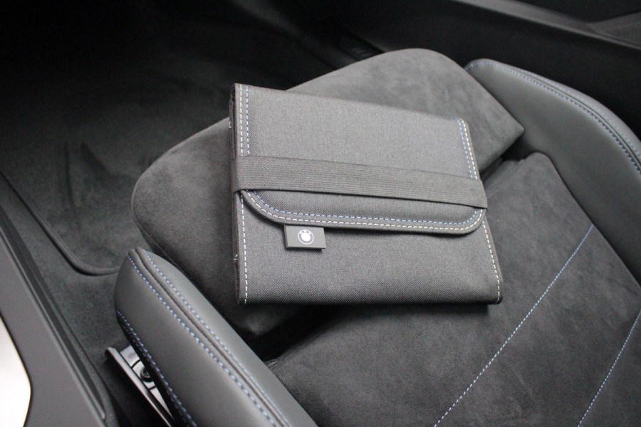 BMW 1-serie 120 170PK M SPORT DESIGN EDITION | PANORAMA SCHUIF/KANTEL DAK | 18" LICHTMETALEN VELGEN | DODEHOEK DETECTIE | DRAADLOZE APPLE CARPLAY/ANDROID AUTO | NAVIGATIE | ACHTERUITRIJ CAMERA | ADAPTIEF M ONDERSTEL | SFEER VERLICHTING | STOEL VERWARMING | DAB+ RADIO | ALCANTARA BEKLEDING | PARKEERSENSOREN VOOR + ACHTER | CRUISE CONTROL | SHADOW LINE |