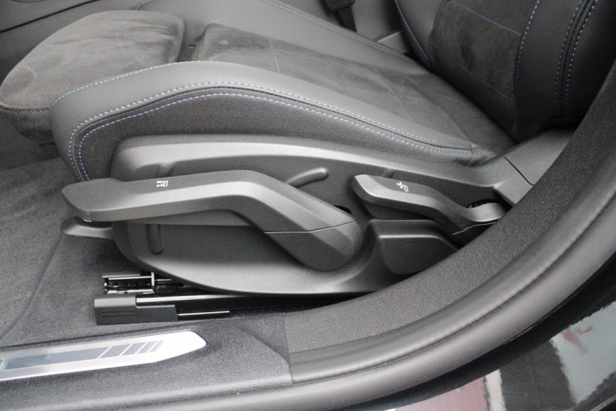 BMW 1-serie 120 170PK M SPORT DESIGN EDITION | PANORAMA SCHUIF/KANTEL DAK | 18" LICHTMETALEN VELGEN | DODEHOEK DETECTIE | DRAADLOZE APPLE CARPLAY/ANDROID AUTO | NAVIGATIE | ACHTERUITRIJ CAMERA | ADAPTIEF M ONDERSTEL | SFEER VERLICHTING | STOEL VERWARMING | DAB+ RADIO | ALCANTARA BEKLEDING | PARKEERSENSOREN VOOR + ACHTER | CRUISE CONTROL | SHADOW LINE |