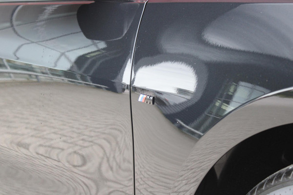 BMW 1-serie 120 170PK M SPORT DESIGN EDITION | PANORAMA SCHUIF/KANTEL DAK | 18" LICHTMETALEN VELGEN | DODEHOEK DETECTIE | DRAADLOZE APPLE CARPLAY/ANDROID AUTO | NAVIGATIE | ACHTERUITRIJ CAMERA | ADAPTIEF M ONDERSTEL | SFEER VERLICHTING | STOEL VERWARMING | DAB+ RADIO | ALCANTARA BEKLEDING | PARKEERSENSOREN VOOR + ACHTER | CRUISE CONTROL | SHADOW LINE |