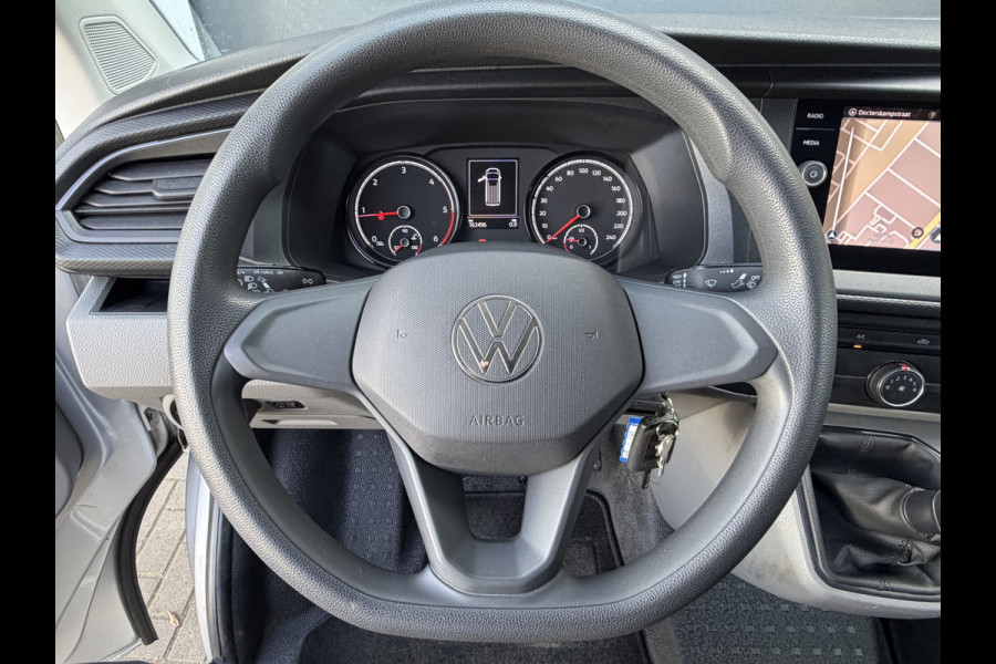 Volkswagen Transporter 2.0 TDI L2H1 150PK Euro6 CarPlay/cruise control/Trekhaak/dab