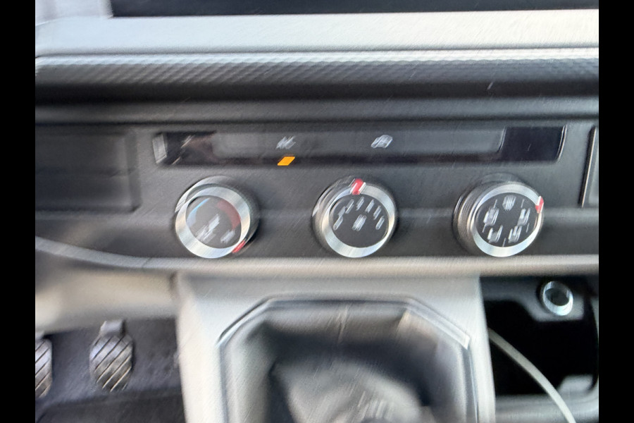 Volkswagen Transporter 2.0 TDI L2H1 150PK Euro6 CarPlay/cruise control/Trekhaak/dab