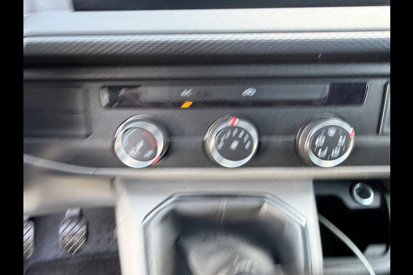 Volkswagen Transporter 2.0 TDI L2H1 150PK Euro6 CarPlay/cruise control/Trekhaak/dab