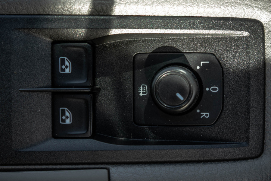 Volkswagen Crafter 2.0TDI L3H3 | 177 PK | 3-Zits | PDC | Airco