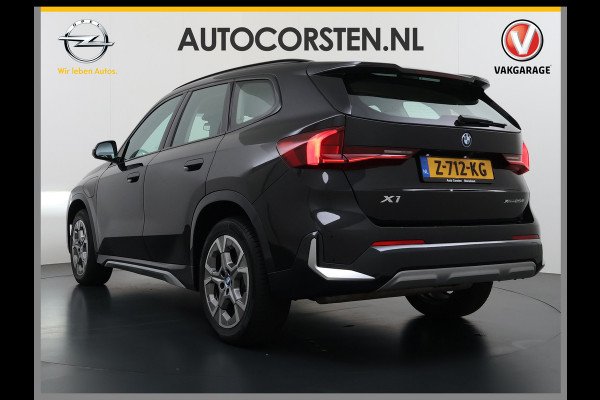 BMW X1 xDrive25e 4WD Hybride 245pk AUT-7 Leer Trekhaak M Shadow-Line Connected-Pro LED Adap.Cruise+File-Assist (semi-Auto-Pilot Xline C 18"lm Elek.Achterklep ConnectDrive Lmv Isofix DAB Led Regen-Lichtsensor Lane Assist Wifi AWD Hybrid met 16,3kw Groot accu pakket Automaat 1.700KG Trekvermogen 1e Eigenaar Origineel Nederlandse Auto Dealeronderhouden