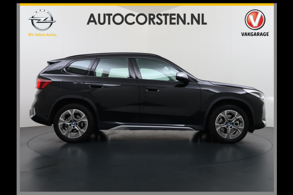 BMW X1 xDrive25e 4WD Hybride 245pk AUT-7 Leer Trekhaak M Shadow-Line Connected-Pro LED Adap.Cruise+File-Assist (semi-Auto-Pilot Xline C 18"lm Elek.Achterklep ConnectDrive Lmv Isofix DAB Led Regen-Lichtsensor Lane Assist Wifi AWD Hybrid met 16,3kw Groot accu pakket Automaat 1.700KG Trekvermogen 1e Eigenaar Origineel Nederlandse Auto Dealeronderhouden