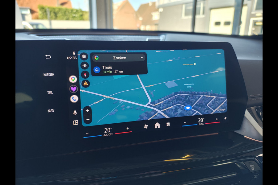 BMW X1 xDrive25e 4WD Hybride 245pk AUT-7 Leer Trekhaak M Shadow-Line Connected-Pro LED Adap.Cruise+File-Assist (semi-Auto-Pilot Xline C 18"lm Elek.Achterklep ConnectDrive Lmv Isofix DAB Led Regen-Lichtsensor Lane Assist Wifi AWD Hybrid met 16,3kw Groot accu pakket Automaat 1.700KG Trekvermogen 1e Eigenaar Origineel Nederlandse Auto Dealeronderhouden