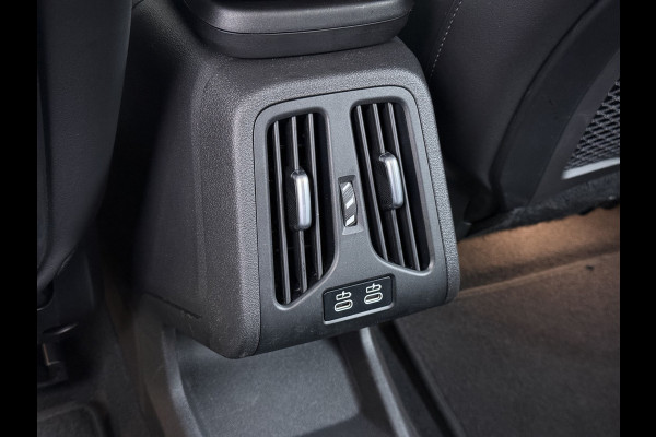 BMW X1 xDrive25e 4WD Hybride 245pk AUT-7 Leer Trekhaak M Shadow-Line Connected-Pro LED Adap.Cruise+File-Assist (semi-Auto-Pilot Xline C 18"lm Elek.Achterklep ConnectDrive Lmv Isofix DAB Led Regen-Lichtsensor Lane Assist Wifi AWD Hybrid met 16,3kw Groot accu pakket Automaat 1.700KG Trekvermogen 1e Eigenaar Origineel Nederlandse Auto Dealeronderhouden