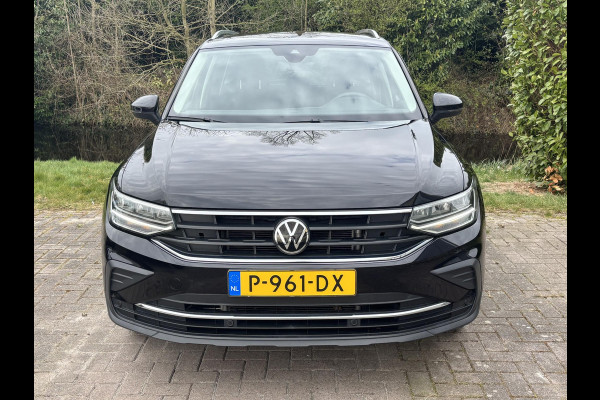 Volkswagen Tiguan 1.5 TSI Life Business | Trekhaak | Stoeverwarming | Adaptive cruise | Navigatie | Elektrische Klep | Parkeersensoren |