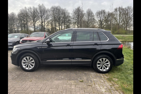 Volkswagen Tiguan 1.5 TSI Life Business | Trekhaak | Stoeverwarming | Adaptive cruise | Navigatie | Elektrische Klep | Parkeersensoren |