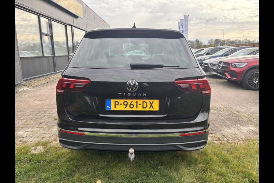 Volkswagen Tiguan 1.5 TSI Life Business | Trekhaak | Stoeverwarming | Adaptive cruise | Navigatie | Elektrische Klep | Parkeersensoren |