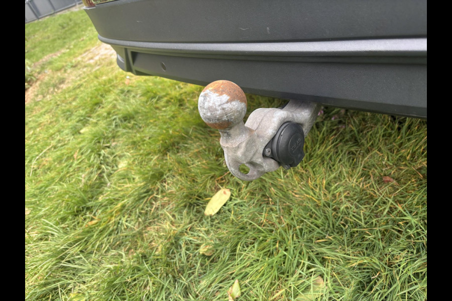 Volkswagen Tiguan 1.5 TSI Life Business | Trekhaak | Stoeverwarming | Adaptive cruise | Navigatie | Elektrische Klep | Parkeersensoren |