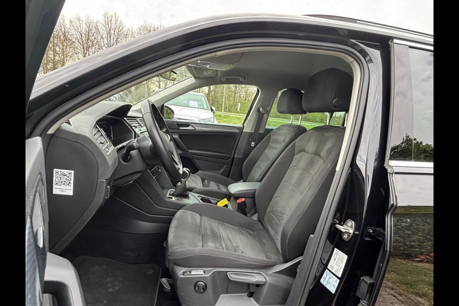 Volkswagen Tiguan 1.5 TSI Life Business | Trekhaak | Stoeverwarming | Adaptive cruise | Navigatie | Elektrische Klep | Parkeersensoren |