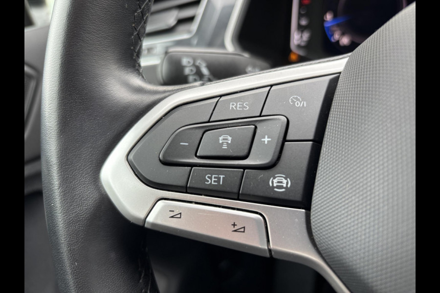 Volkswagen Tiguan 1.5 TSI Life Business | Trekhaak | Stoeverwarming | Adaptive cruise | Navigatie | Elektrische Klep | Parkeersensoren |