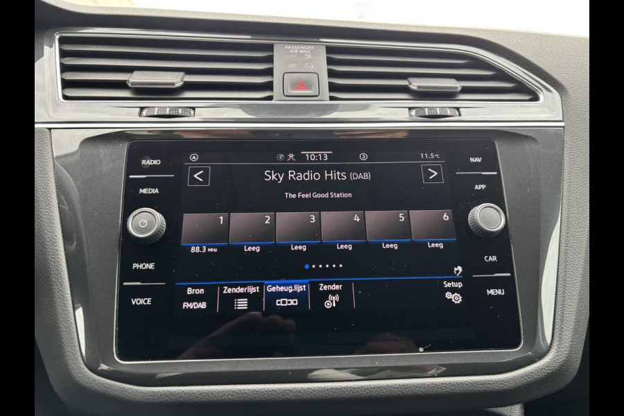 Volkswagen Tiguan 1.5 TSI Life Business | Trekhaak | Stoeverwarming | Adaptive cruise | Navigatie | Elektrische Klep | Parkeersensoren |