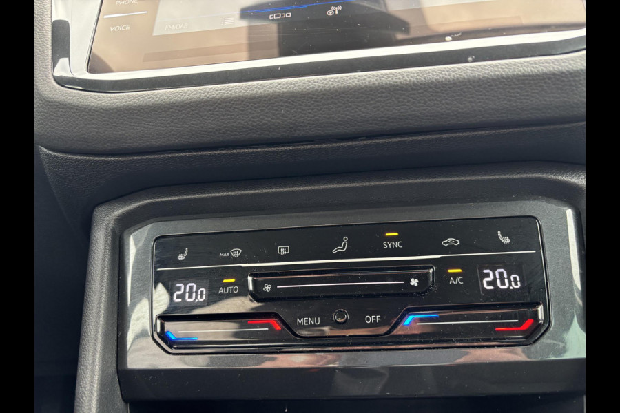 Volkswagen Tiguan 1.5 TSI Life Business | Trekhaak | Stoeverwarming | Adaptive cruise | Navigatie | Elektrische Klep | Parkeersensoren |
