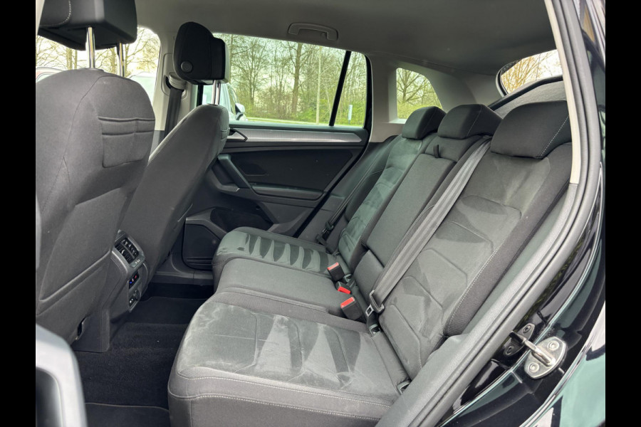 Volkswagen Tiguan 1.5 TSI Life Business | Trekhaak | Stoeverwarming | Adaptive cruise | Navigatie | Elektrische Klep | Parkeersensoren |