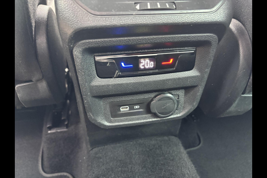 Volkswagen Tiguan 1.5 TSI Life Business | Trekhaak | Stoeverwarming | Adaptive cruise | Navigatie | Elektrische Klep | Parkeersensoren |