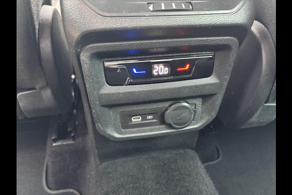 Volkswagen Tiguan 1.5 TSI Life Business | Trekhaak | Stoeverwarming | Adaptive cruise | Navigatie | Elektrische Klep | Parkeersensoren |