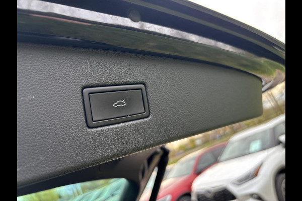 Volkswagen Tiguan 1.5 TSI Life Business | Trekhaak | Stoeverwarming | Adaptive cruise | Navigatie | Elektrische Klep | Parkeersensoren |