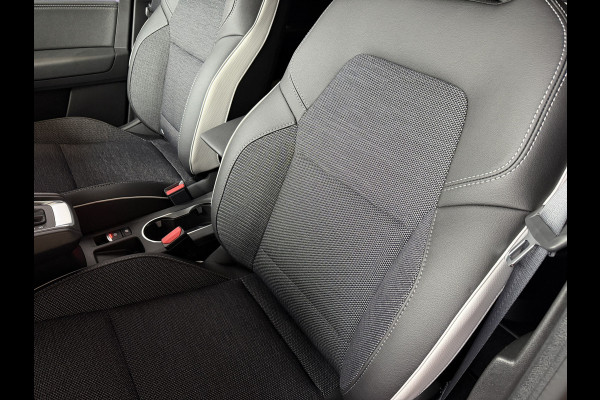 Renault Captur PLUG IN HYBRID BENZINE EN 60KM ELEKTRISCH 1.6 PHEV AT INTENSE+ NW AUTO / CAMERA / NAVI LED STOELVERW PLUG IN HYBRID