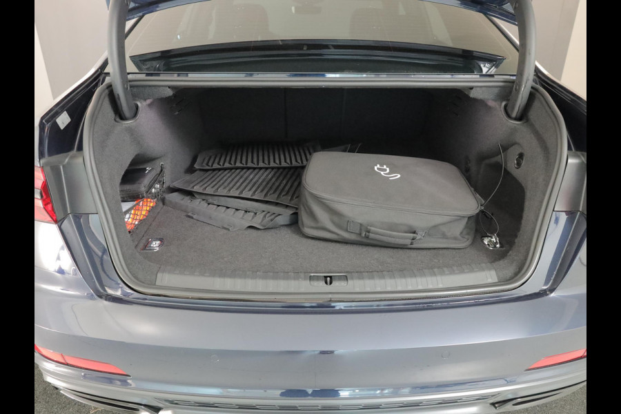 Audi A6 Limousine 50 TFSI e quattro S edition 299 pk S-tronic | SOH 91% | Navigatie | Panoramadak | Trekhaak (wegklapbaar) | Parkeersensoren (Park assist) | Rondomzicht camera | Stoelverwarming | S-Line |