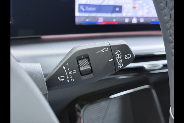 BMW iX1 eDrive20 67kWh M Sport pakket Pano-Dak/Schuif-dak Leer SOH 100% Warmtepomp Camera Navi Ecc PDC-a+v Apple Carplay Android Auto Elek.Achterklep Zwarte-Hemel VerkeersbordHerkenning WiFi M Aerodynamica  Lmv Led Privacy Glas Isofix DAB Keyless Wifi 1e Eigenaar Origineel Nederlandse Auto !!