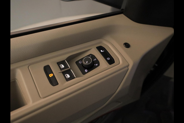 Volkswagen Multivan 1.4 eHybrid L2H1 Energetic 218pk| Navi| Pano-dak| trekhaak wegklpbr|  2-2-3
