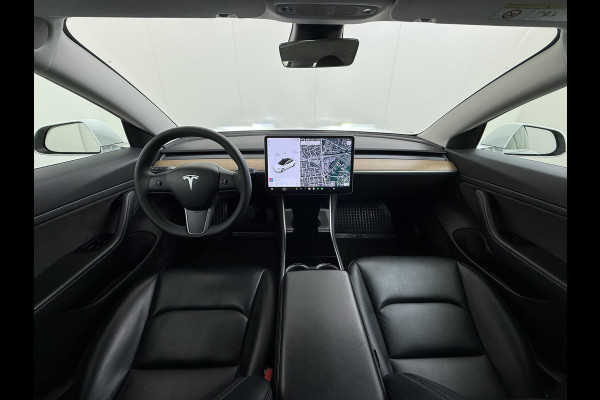 Tesla Model 3 SR+ 325PK LFP-Accu SOH 89.6% Lmv 19" AutoPilot Leer Pano-Dak Adaptive Cruise Lmv 18" Camera's Elektr.-Stuur+Stoelen+Spiegels+Geh Ecc Navi Led DAB Voorverwarmen interieur via App Keyless One-Pedal-Drive Wifi 1e Eigenaar Origineel Nederlandse Auto LFP accu dus 100% opladen!
