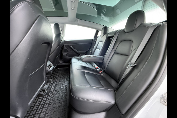 Tesla Model 3 SR+ 325PK LFP-Accu SOH 89.6% Lmv 19" AutoPilot Leer Pano-Dak Adaptive Cruise Lmv 18" Camera's Elektr.-Stuur+Stoelen+Spiegels+Geh Ecc Navi Led DAB Voorverwarmen interieur via App Keyless One-Pedal-Drive Wifi 1e Eigenaar Origineel Nederlandse Auto LFP accu dus 100% opladen!