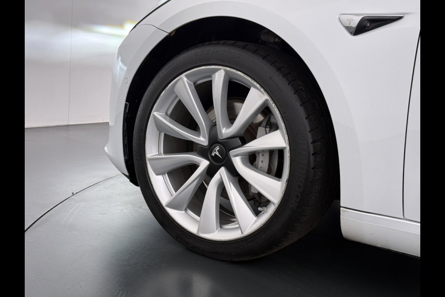 Tesla Model 3 SR+ 325PK LFP-Accu SOH 89.6% Lmv 19" AutoPilot Leer Pano-Dak Adaptive Cruise Lmv 18" Camera's Elektr.-Stuur+Stoelen+Spiegels+Geh Ecc Navi Led DAB Voorverwarmen interieur via App Keyless One-Pedal-Drive Wifi 1e Eigenaar Origineel Nederlandse Auto LFP accu dus 100% opladen!