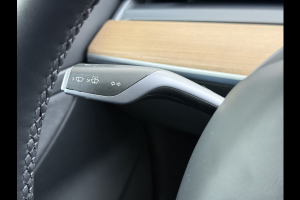 Tesla Model 3 SR+ 325PK LFP-Accu SOH 89.6% Lmv 19" AutoPilot Leer Pano-Dak Adaptive Cruise Lmv 18" Camera's Elektr.-Stuur+Stoelen+Spiegels+Geh Ecc Navi Led DAB Voorverwarmen interieur via App Keyless One-Pedal-Drive Wifi 1e Eigenaar Origineel Nederlandse Auto LFP accu dus 100% opladen!