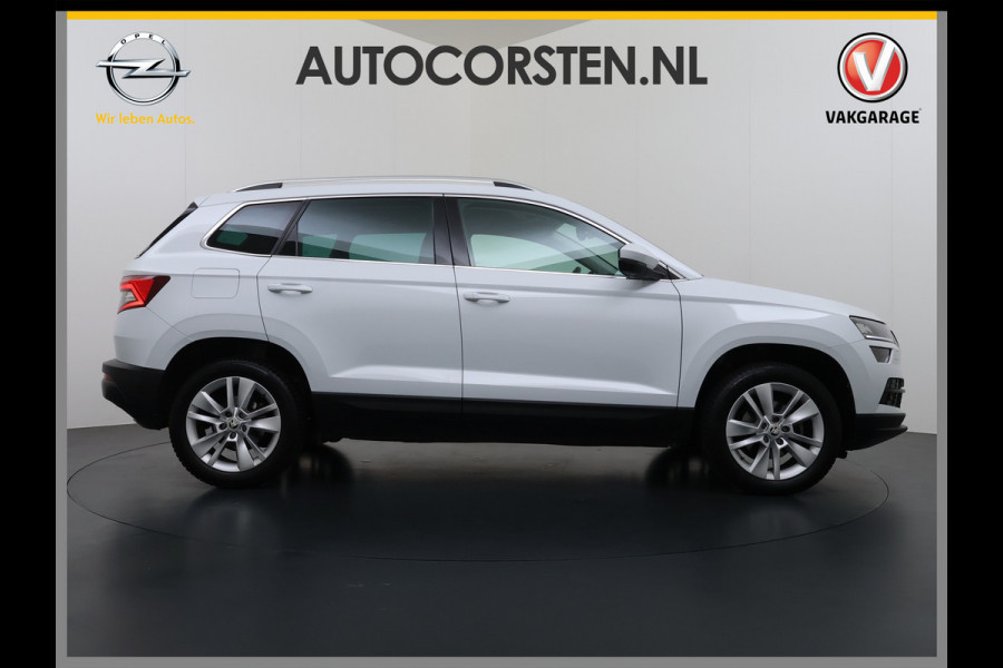 Škoda Karoq 1.5T 150pk ACT Trekhaak Adap.Cruise Camera Navi Virtual Cockpit ECC Apple Carplay Android PDC StoelverwarmingVerschuifbare Achte Comfort Pack Lmv Led Isofix DAB Voorruitverwarming Regen-Lichtsensor File Assist Verkeersbord Detectie 1.500KG Trekgewicht 1e Eigenaar Origineel Nederlandse Auto Bij 110.000km nog Beurt gehad! 1.500kg Trekgewicht! EURO6